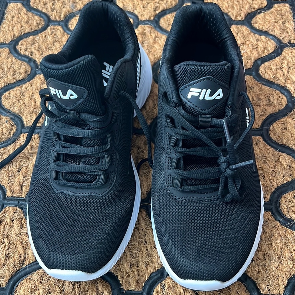 Fila womens size 9 black
